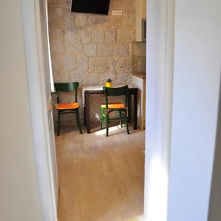 Modern In The Center * Split